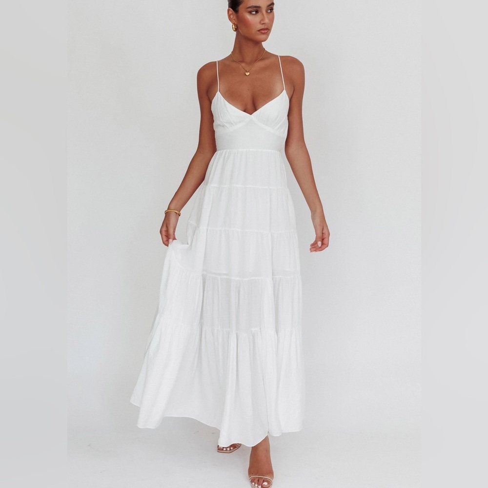 Selfie Leslie Elegant White Maxi Dress